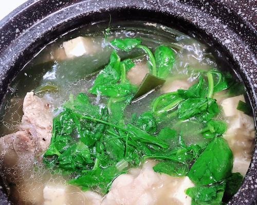 鸭血粉丝海菜汤怎么做？有哪些步骤和技巧？