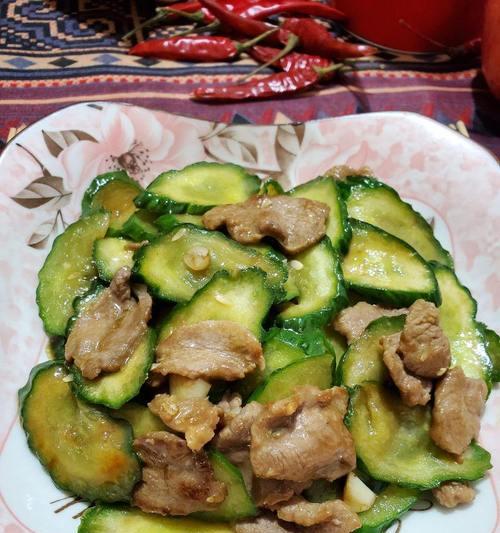 鸭胸肉炒甜椒怎么做？步骤详细吗？