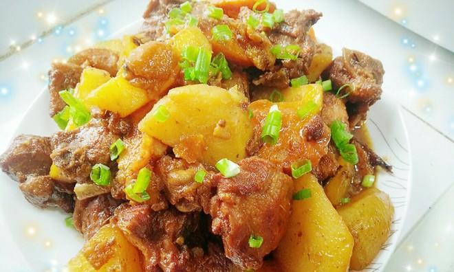 鸭腿烧土豆怎么做？步骤和技巧有哪些？