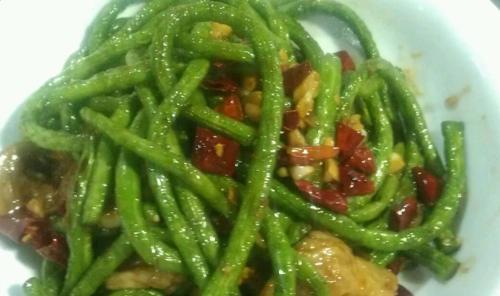 鸭腿炖豆角的做法是什么？如何炖出鲜嫩可口的鸭腿炖豆角？