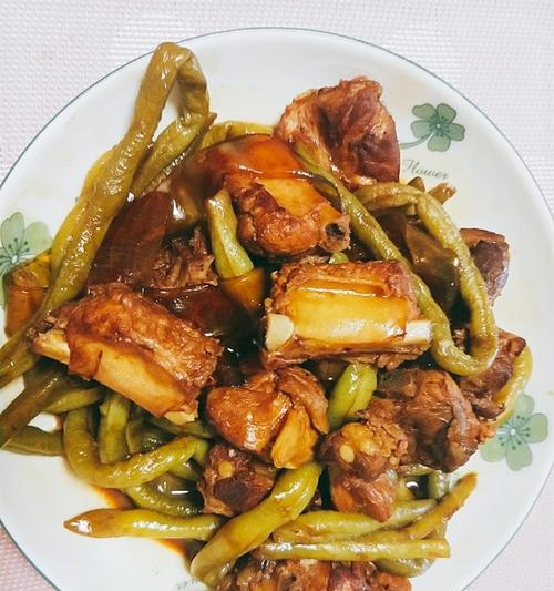 鸭腿炖豆角的做法是什么？如何炖出鲜嫩可口的鸭腿炖豆角？