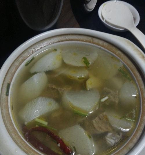 鸭肉萝卜汤怎么做？有哪些步骤和技巧？