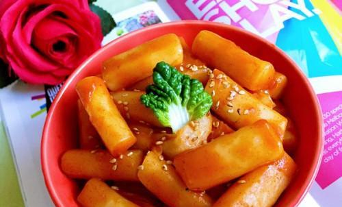 鸭肉炖年糕怎么做才好吃？详细步骤和技巧是什么？