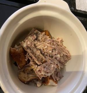 鸭架汤的做法是什么？如何在家轻松制作美味鸭架汤？