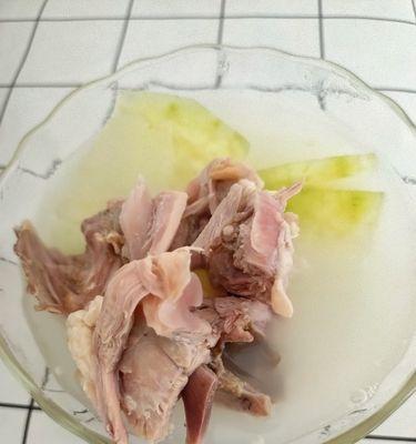 鸭架汤的做法是什么？如何在家轻松制作美味鸭架汤？