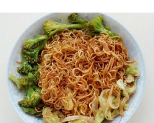 鸭蛋酸菜方便面怎么做？步骤和技巧是什么？