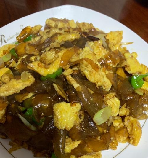 鸭蛋炒双条的做法是什么？如何炒出美味的鸭蛋双条？