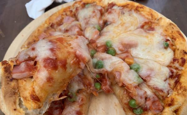 熏肉披萨怎么做？在家自制熏肉披萨的步骤是什么？