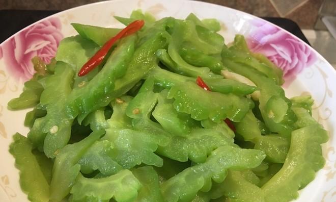 熏干拌苦瓜的做法是什么？如何在家轻松制作？