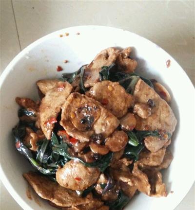 血皮菜炒猪肝怎么做？步骤和技巧有哪些？
