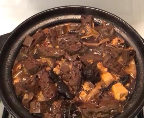 血豆腐怎么做？有哪些简单易学的血豆腐做法？