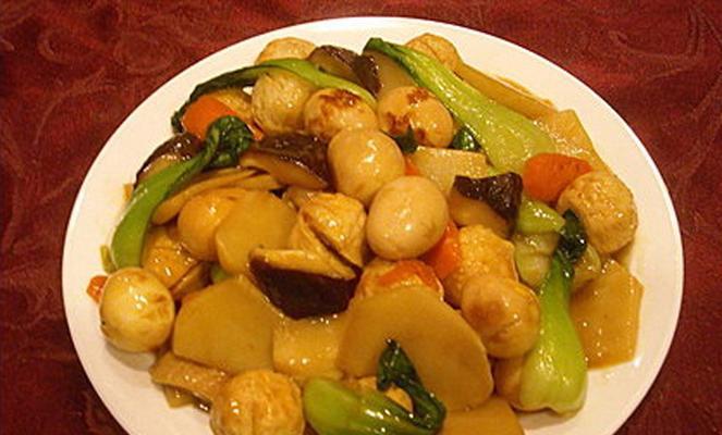 鳕鱼香菇豆芽汤怎么做？有哪些健康益处？