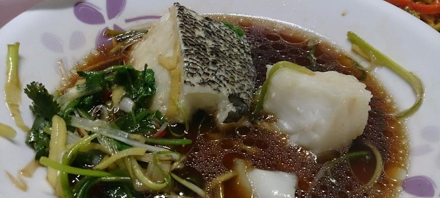 如何制作鳕鱼胶炖鸡？鳕鱼胶炖鸡的步骤是什么？