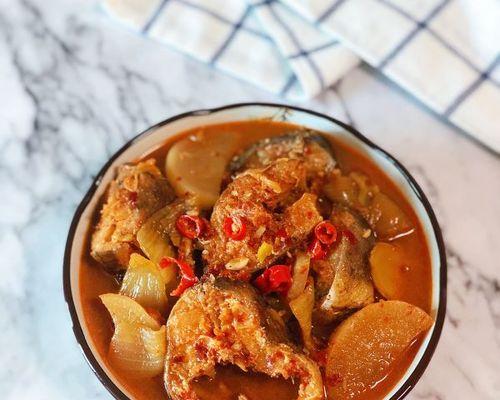 鳕鱼炖冻豆腐怎么做？步骤和技巧有哪些？