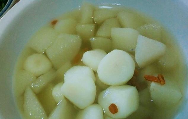 雪木耳红枣甜水怎么做？有哪些健康益处？