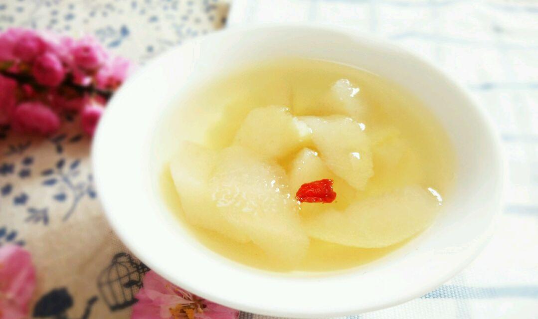 雪梨银耳莲子羹怎么做？有哪些健康益处？