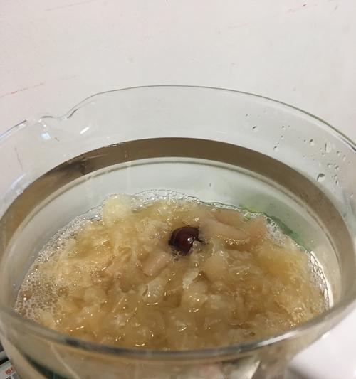 雪梨银耳羹怎么做？有哪些步骤和技巧？
