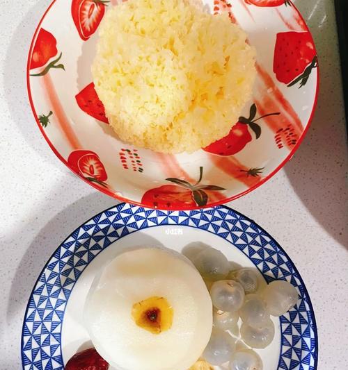 雪梨银耳百合羹怎么做？有哪些健康益处？