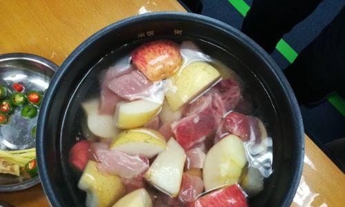 雪梨萝卜排骨汤怎么做？有哪些步骤和技巧？