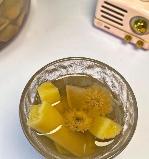 雪梨菊花茶怎么做？有哪些健康益处？