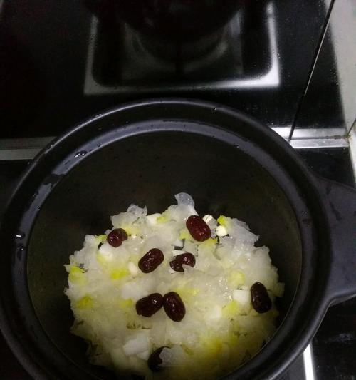 雪梨红枣粥怎么做？有哪些健康益处？