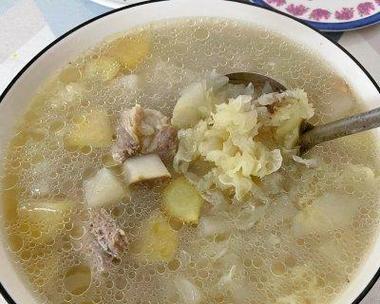 雪梨橄榄排骨汤怎么做？有哪些步骤和技巧？