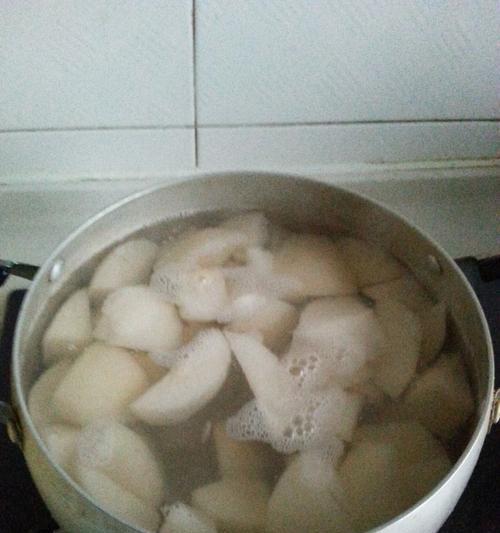 雪梨炖冰糖怎么做？雪梨炖冰糖的功效是什么？