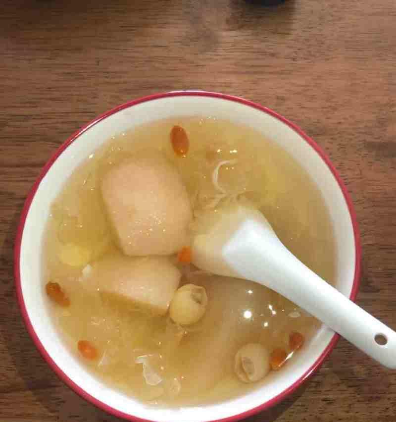 雪梨百合银甜汤怎么做？有哪些步骤和技巧？
