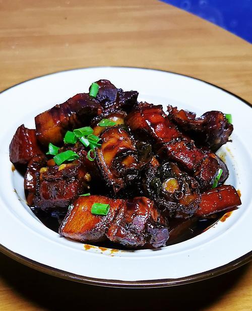 小鲍鱼鱿鱼干炖五花肉怎么做？步骤和技巧是什么？
