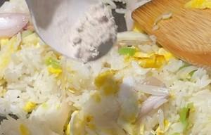 小白兔酱炒饭怎么做？步骤和技巧有哪些？