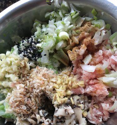 小白菜猪肉馅混沌怎么做？步骤和技巧有哪些？