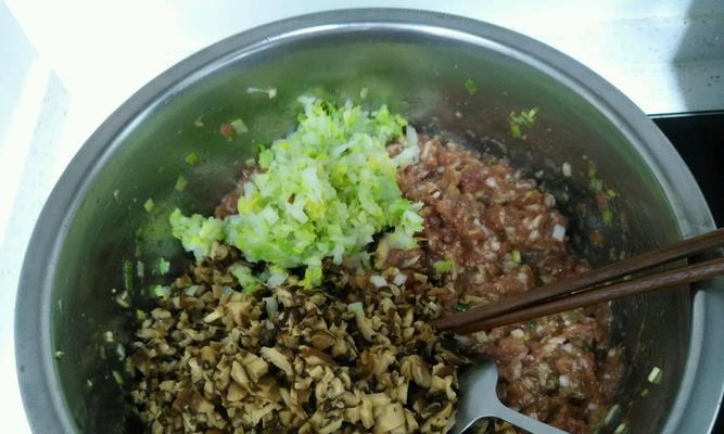 小白菜猪肉馅混沌怎么做？步骤和技巧有哪些？