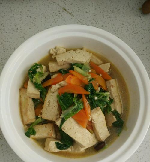 小白菜猪肉豆腐汤怎么做？步骤和技巧有哪些？