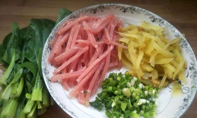 小白菜虾仁手擀面怎么做？步骤和技巧有哪些？