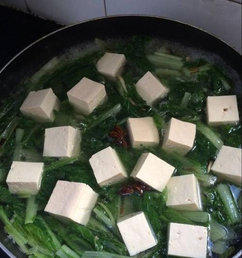 小白菜肉丸地瓜煲怎么做？步骤和技巧是什么？