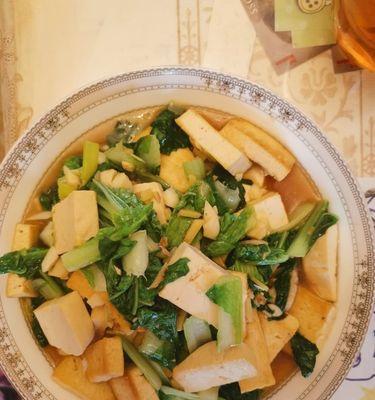 小白菜烩豆腐怎么做？小白菜烩豆腐的家常做法是什么？