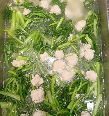 小白菜汆丸子怎么做？小白菜汆丸子的家常做法是什么？