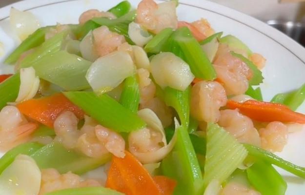 小白菜炒虾仁怎么做？步骤和技巧有哪些？
