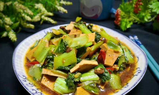 小白菜炒肉怎么做？小白菜炒肉的家常做法是什么？