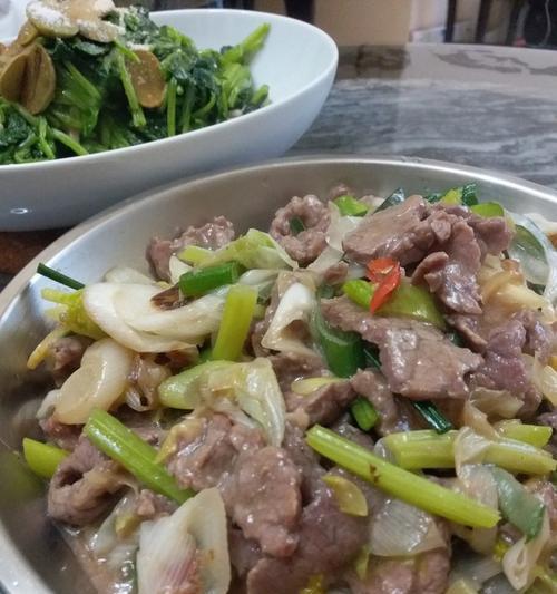 小白菜炒牛肉怎么做？步骤和技巧有哪些？