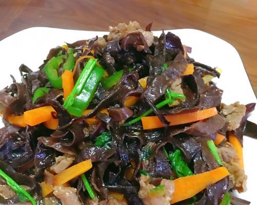 小白菜炒木耳怎么做？步骤和技巧有哪些？