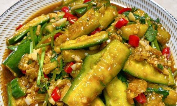 小白菜拌黄瓜怎么做？步骤和技巧有哪些？