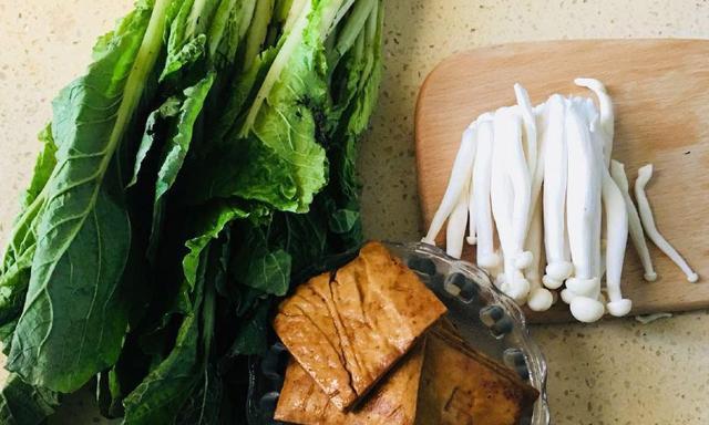 小白菜熬土豆怎么做？步骤和技巧有哪些？