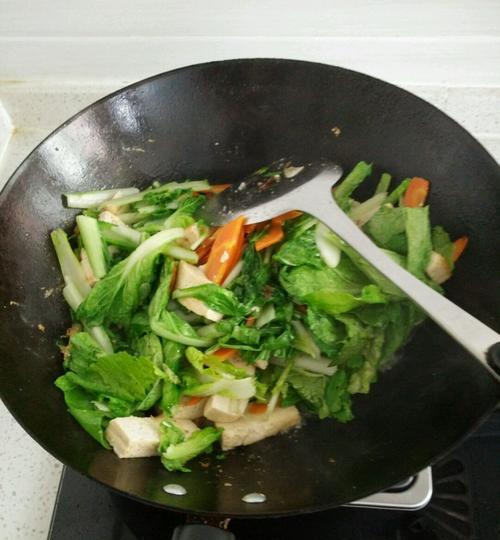 小白菜熬豆腐怎么做？步骤和技巧有哪些？