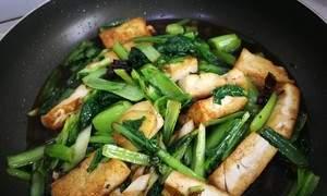 小白菜熬豆腐怎么做？步骤和技巧有哪些？