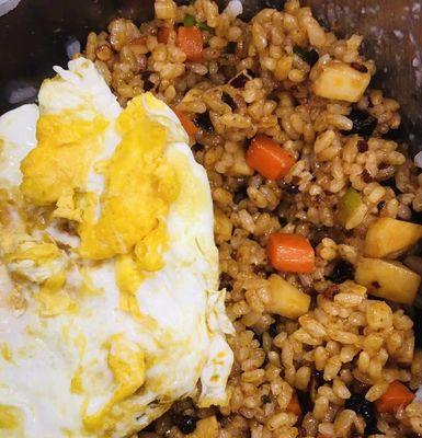 向日葵肉丁炒饭怎么做？步骤和技巧有哪些？