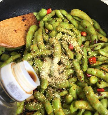 如何制作美味的鲞炒毛豆儿？步骤和技巧是什么？