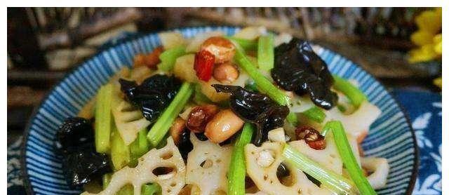 响油香芹藕片怎么做？步骤详细吗？