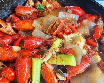 湘味麻辣小龙虾怎么做？详细步骤和技巧是什么？