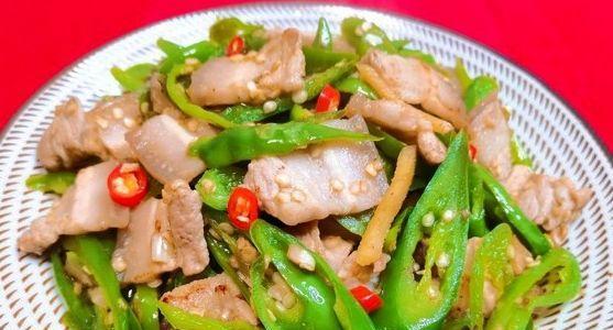 湘式小炒五花肉怎么做？有哪些步骤和技巧？